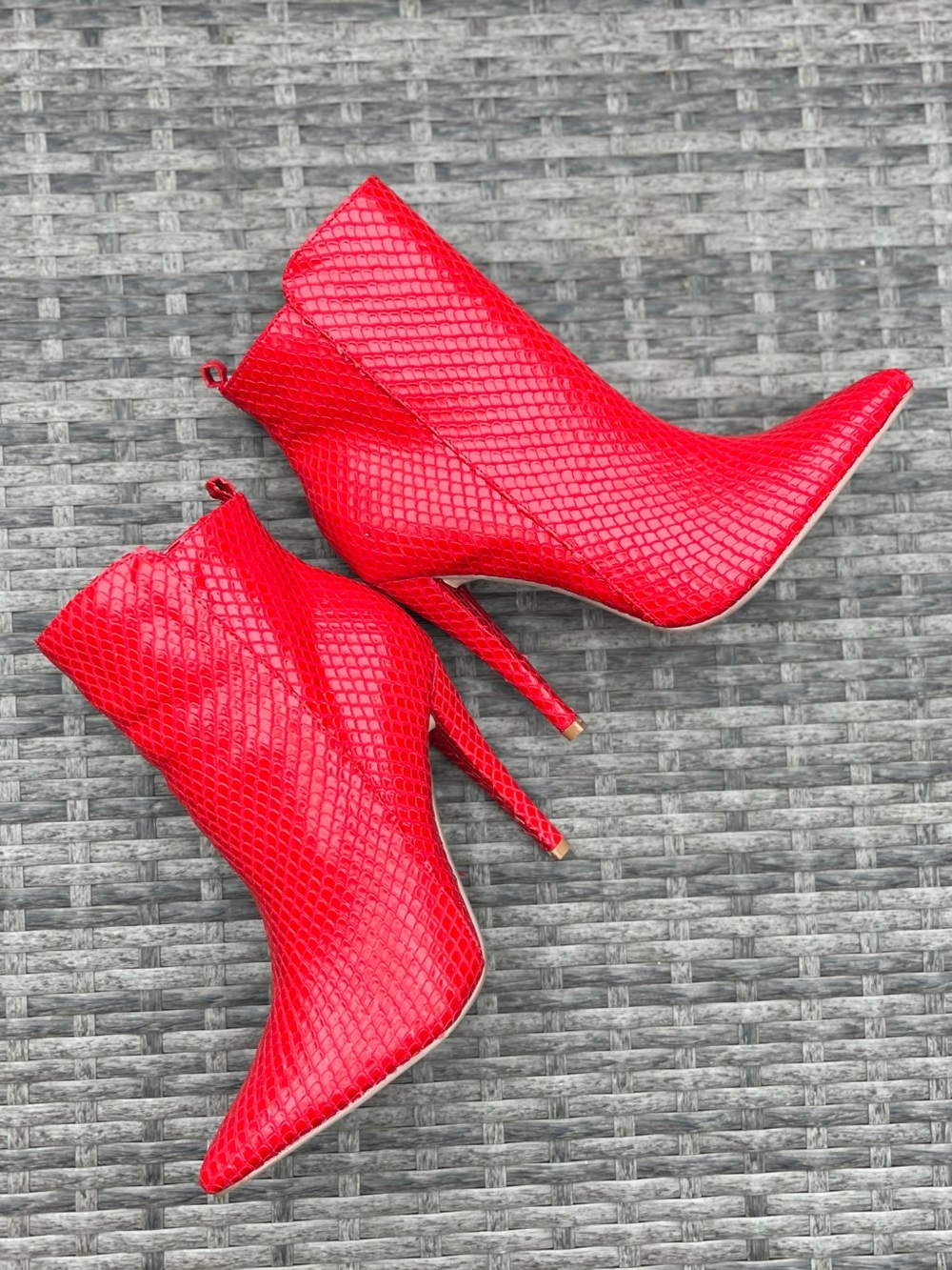 NWOT JustFab Red Textured Pointed-Toe Stiletto Ankle Boots - Picture 5 of 7